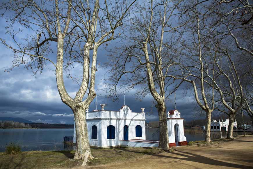 Caseta lago banyoles