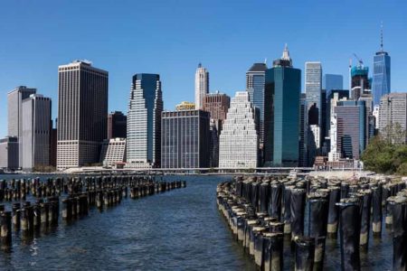 Fotografía del skyline de Nueva York desde el East River.