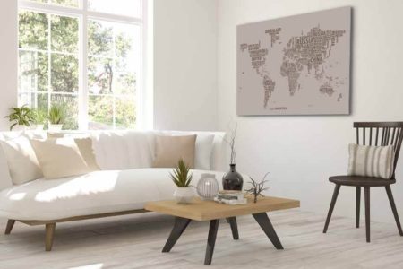 Mapa tipográfico beige con soporte