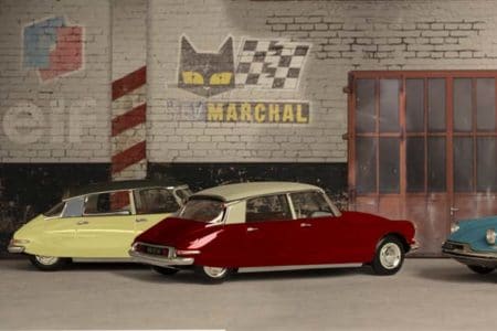 Detalle de garaje decorado con vinilo de varios Citroën DS